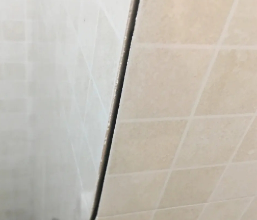 嵊泗瓷砖空鼓维修公司分享阳台瓷砖脱落的修复过程可以分为以下几个步骤